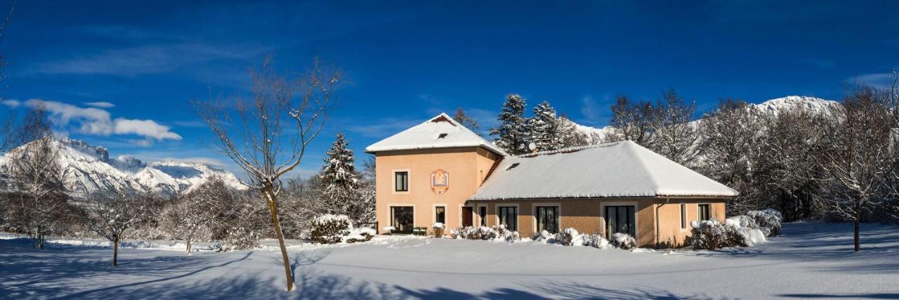 "La Combe Fleurie" Appartements & Chambres 尚普索地区圣博内 外观 照片