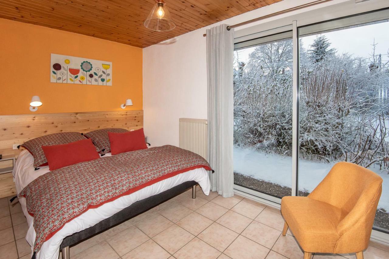 "La Combe Fleurie" Appartements & Chambres 尚普索地区圣博内 外观 照片